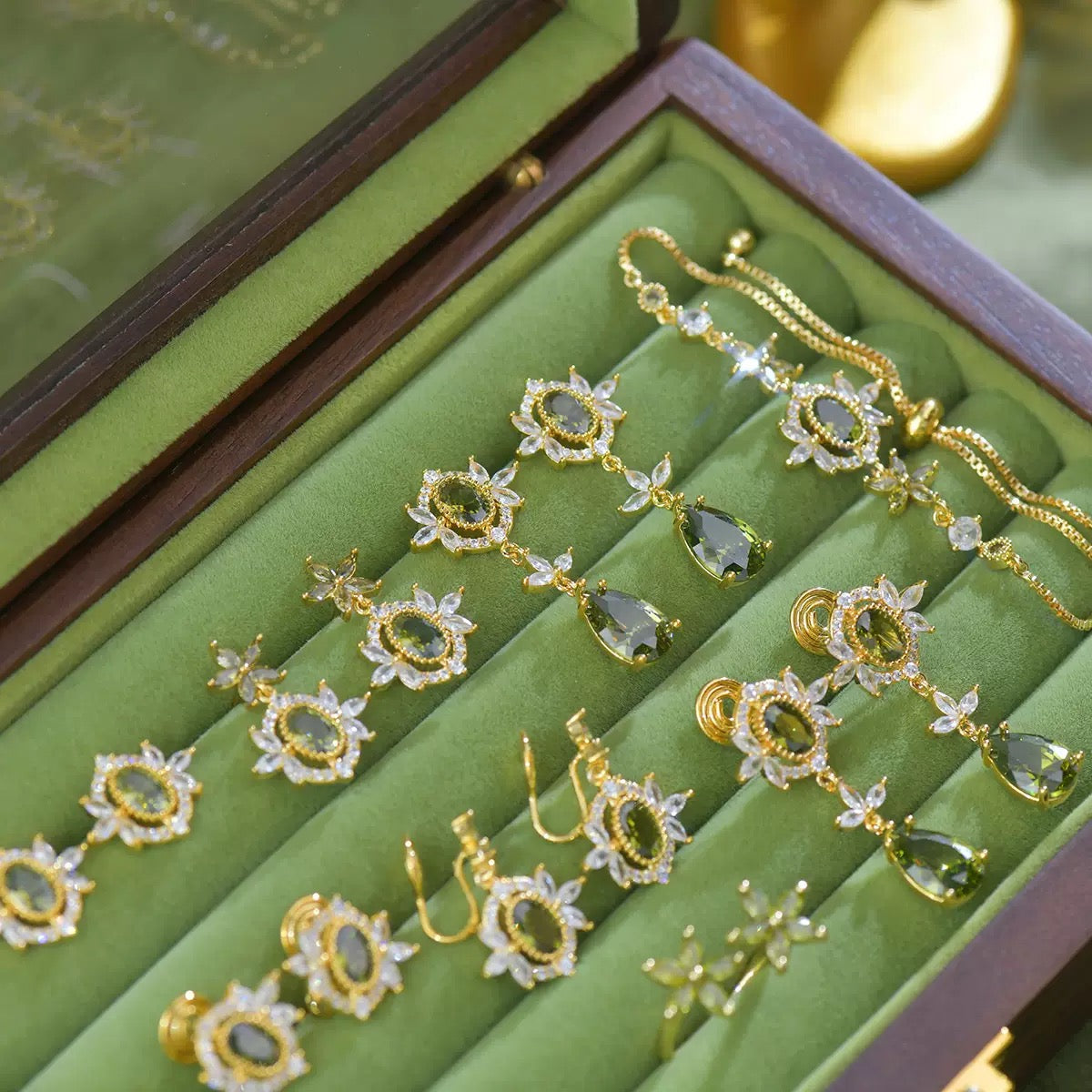 Wizard of Oz Collection | Emerald Garden Adjustable Bracelet