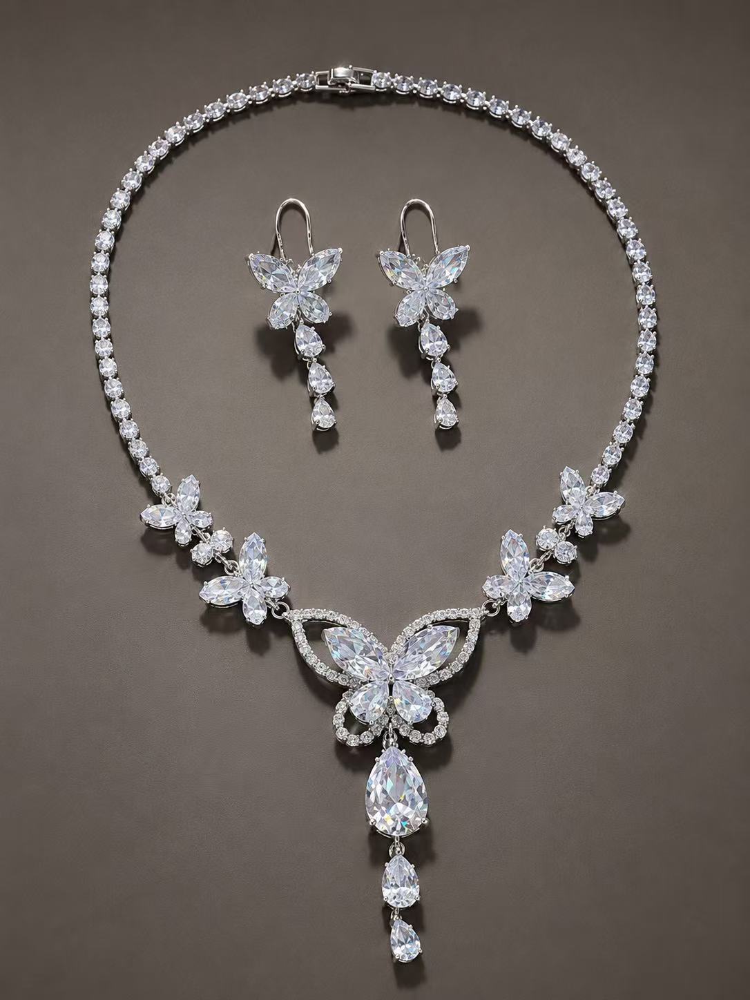 Elegant Butterfly Jewelry Set (Necklace & Earrings)