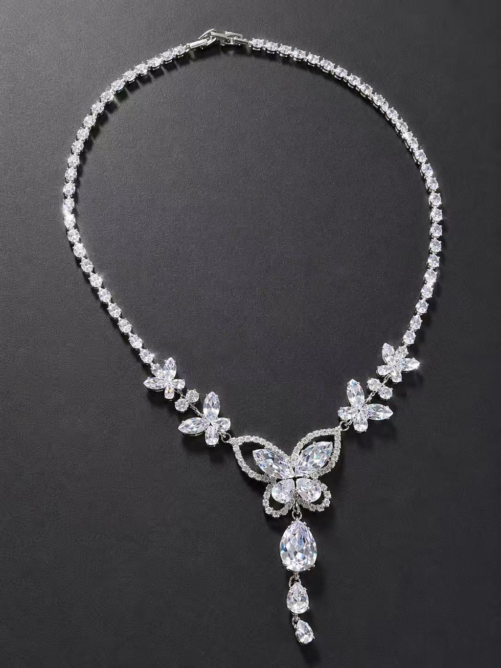 Elegant Butterfly Jewelry Set (Necklace & Earrings)