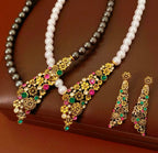 Vintage Floral Jewelry Set（Earrings + White Pearl Necklace）