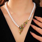 Vintage Floral Jewelry Set（Earrings + White Pearl Necklace）