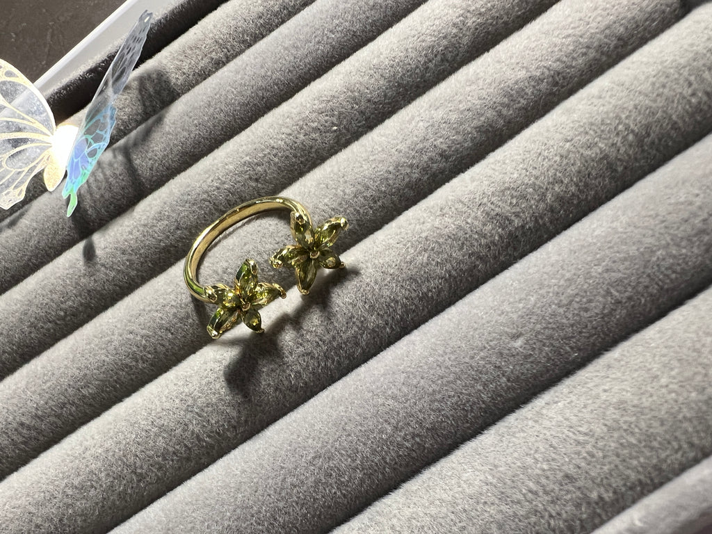 Wizard of Oz™ | Emerald Meadow Bloom Ring