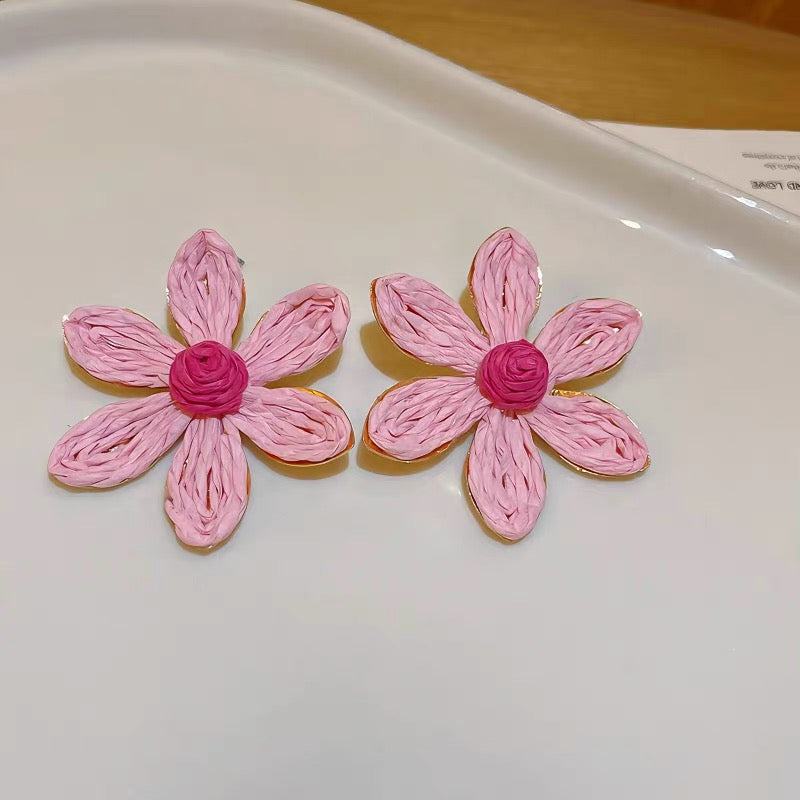 Blush Daisy Earrings
